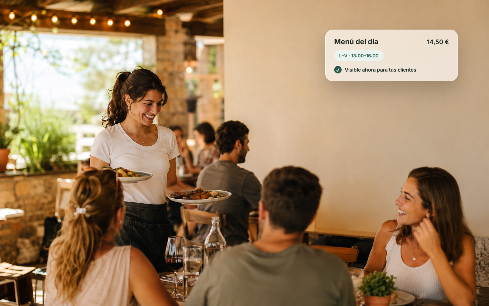 Servicio de mediodía con el menú del día visible en su horario